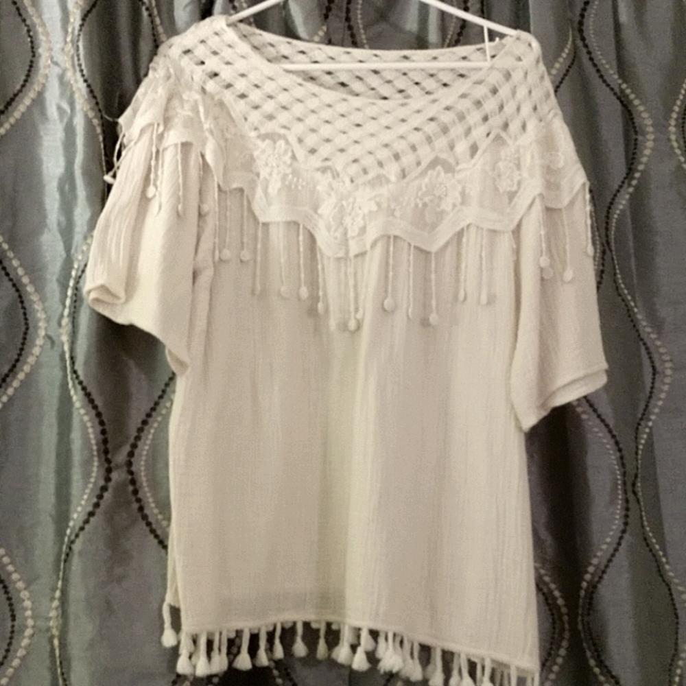 Entro gauzy, lace tassel top, 100% cotton.